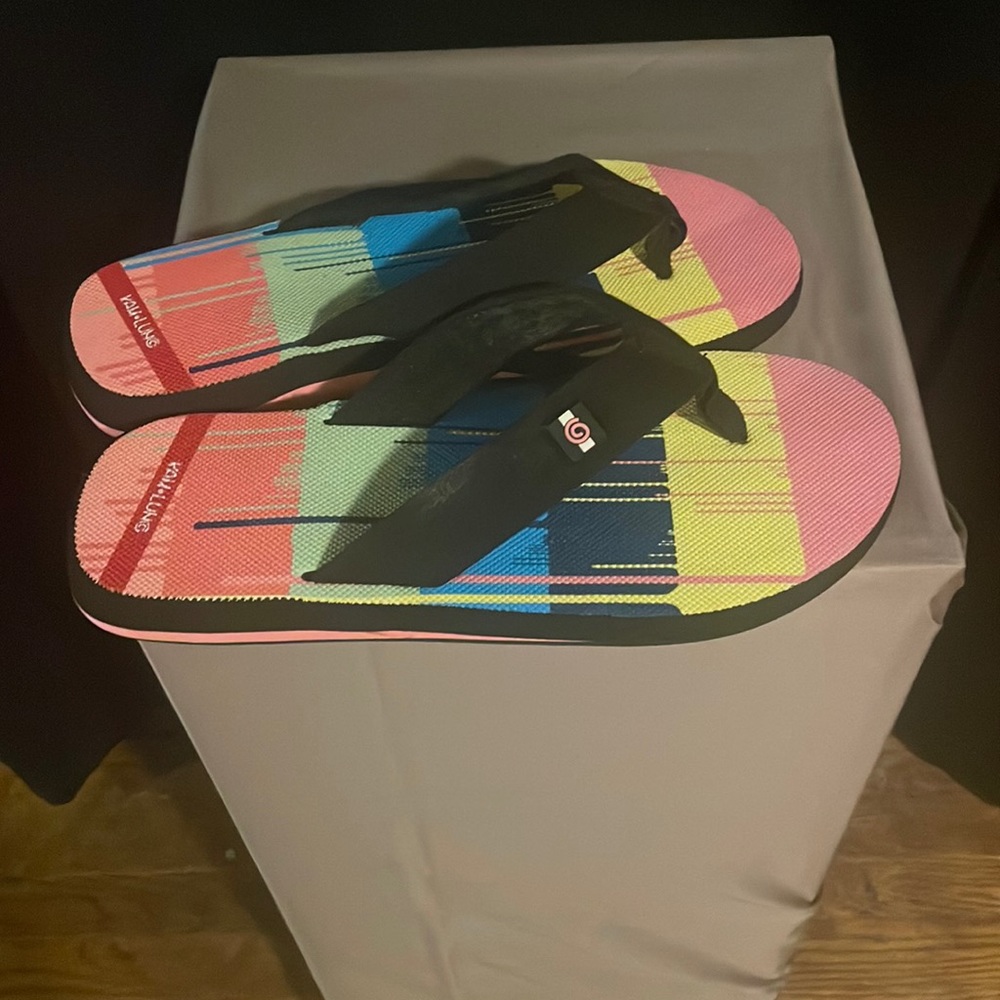 KAM.LUNO Men’s flip-flops size 11